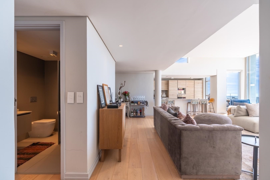 To Let 3 Bedroom Property for Rent in Sea Point Western Cape